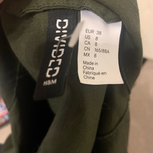 Divided by H& M army green jacket size 8. Gorgeous with unique decals - Picture 8 of 8